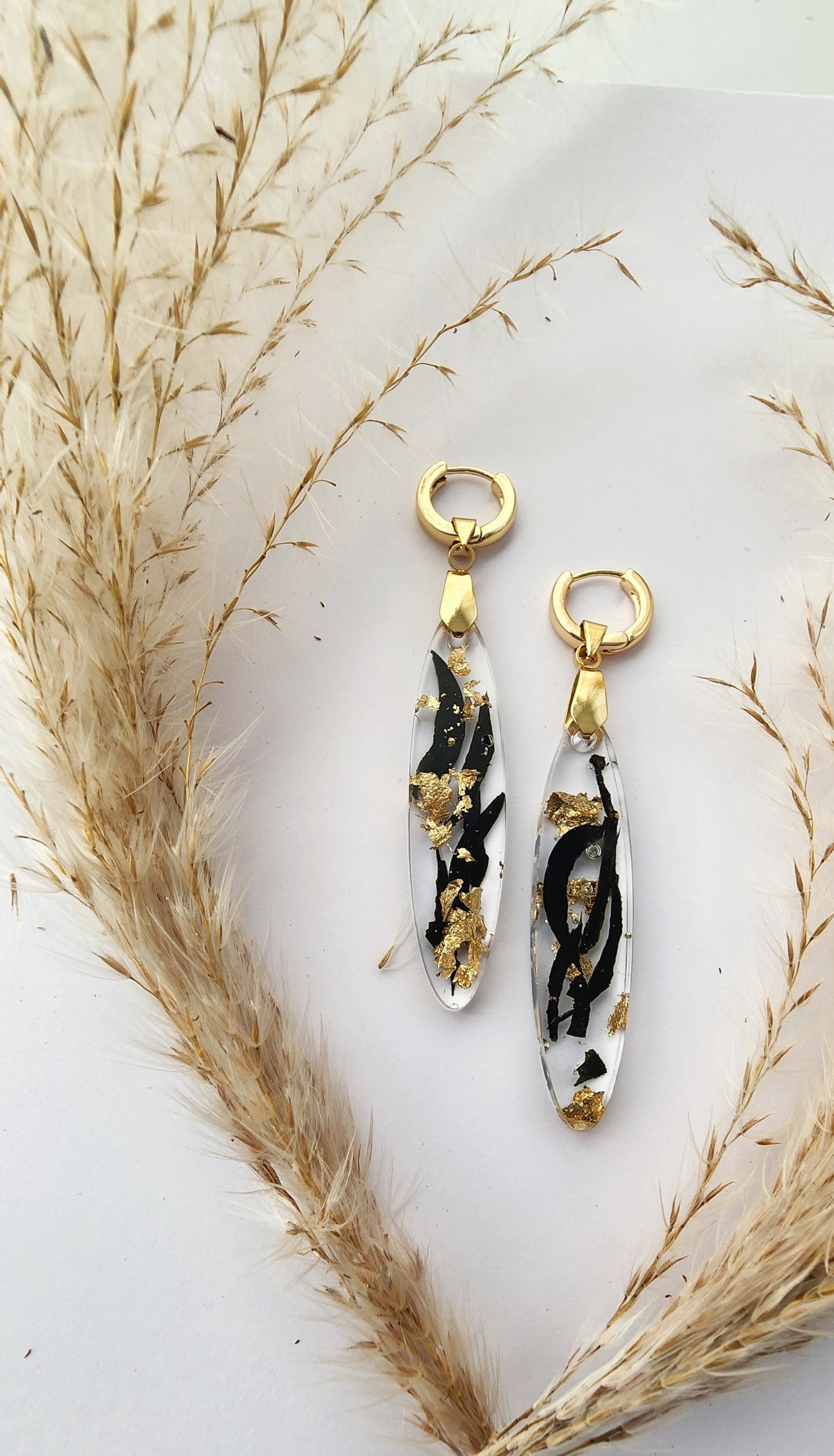 Long Oval-Black and Gold Collection