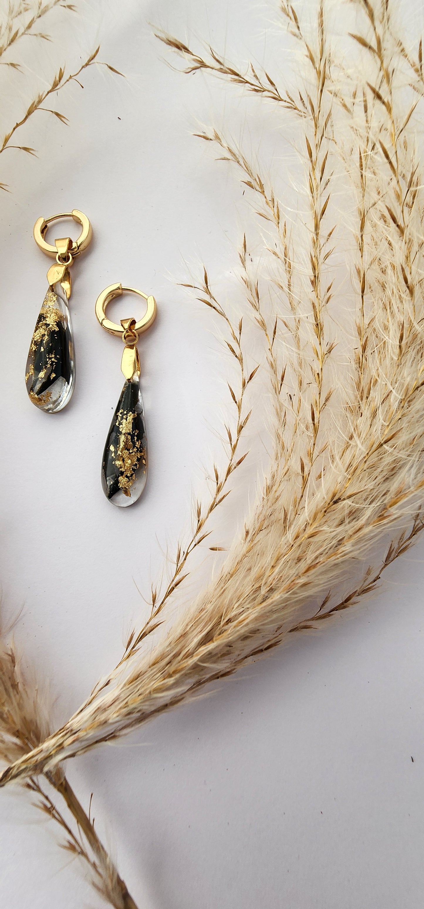 Med Tear Drop- Black and Gold Collection ✨️